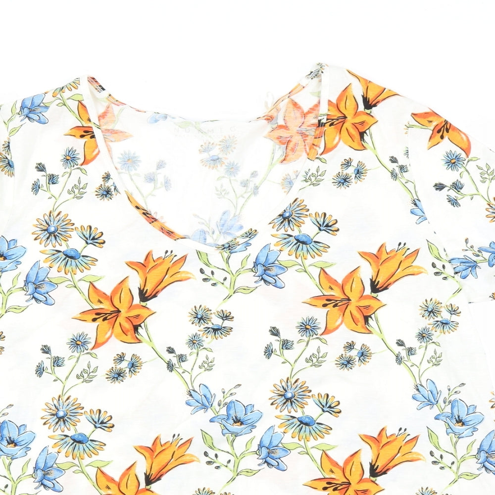 Nutmeg Womens White Floral  Basic T-Shirt Size 18