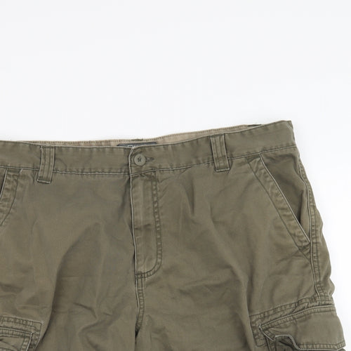 TU Mens Green   Cargo Shorts Size 38 in