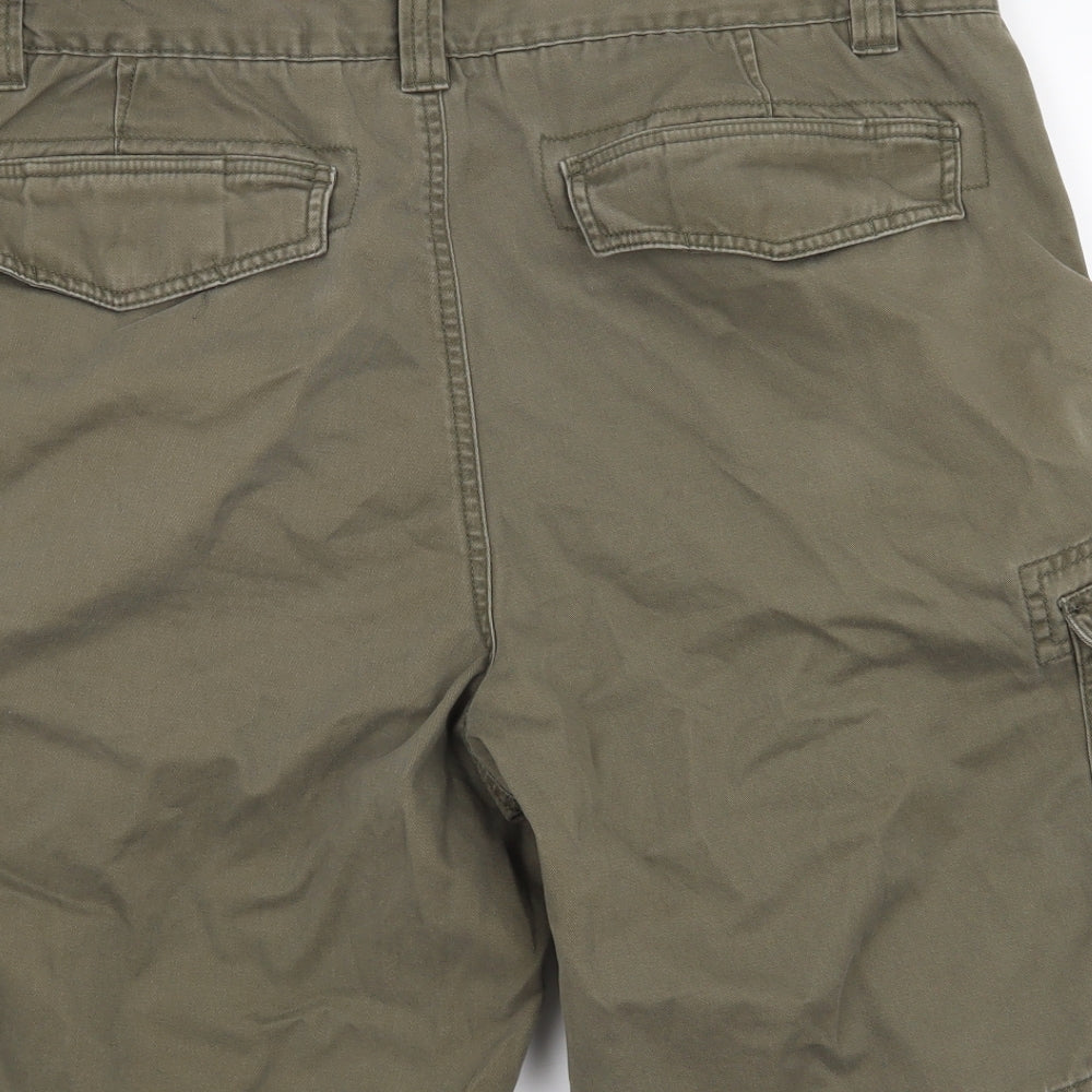 TU Mens Green   Cargo Shorts Size 38 in