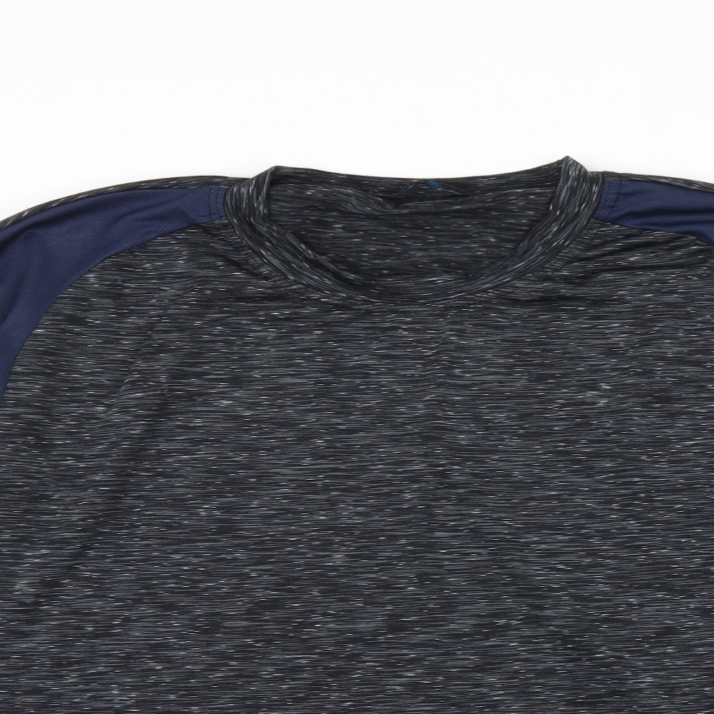 Guuka Mens Grey    T-Shirt Size L