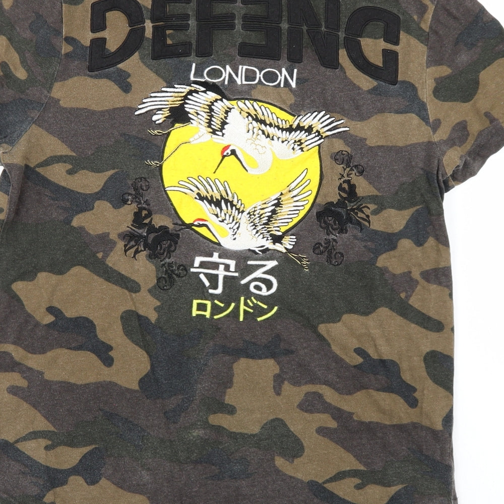 Defending Mens Green Camouflage   T-Shirt Size M