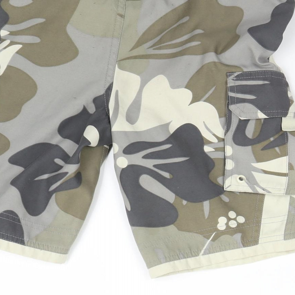 Fat Face Boys Green Camouflage  Cargo Shorts Size 4-5 Years
