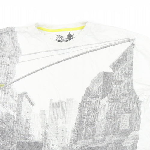 Petroleum Mens White    T-Shirt Size M