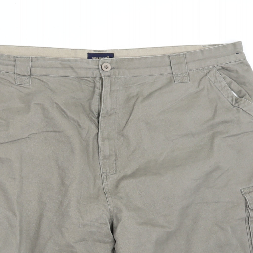 Cedar Wood State Mens Green   Cargo Shorts Size 40
