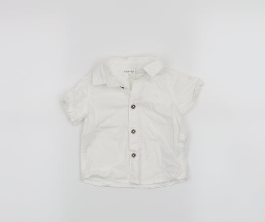 Front view of F&F boys’ white basic button-up, size 3-6, months
