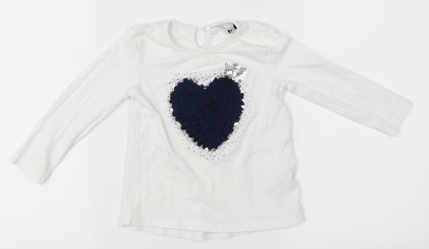 V Girls White   Basic T-Shirt Size 18-24 Months  - Heart