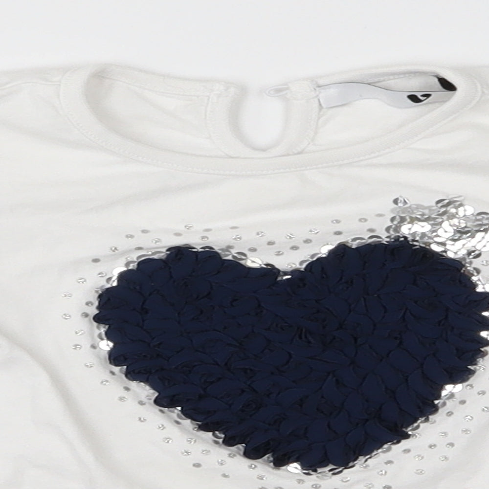 V Girls White   Basic T-Shirt Size 18-24 Months  - Heart