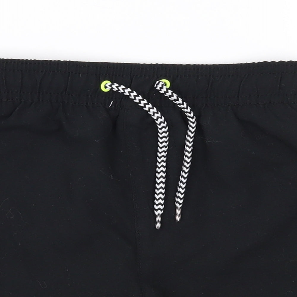 George Boys Black   Utility Shorts Size 5-6 Years