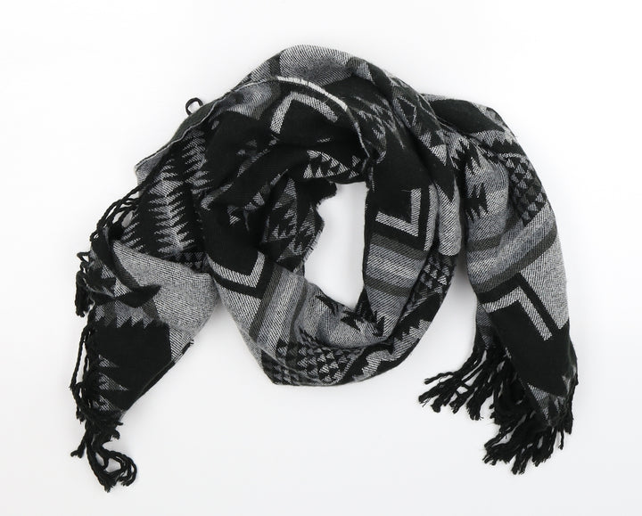 Preworn Womens Black Geometric Knit Scarf