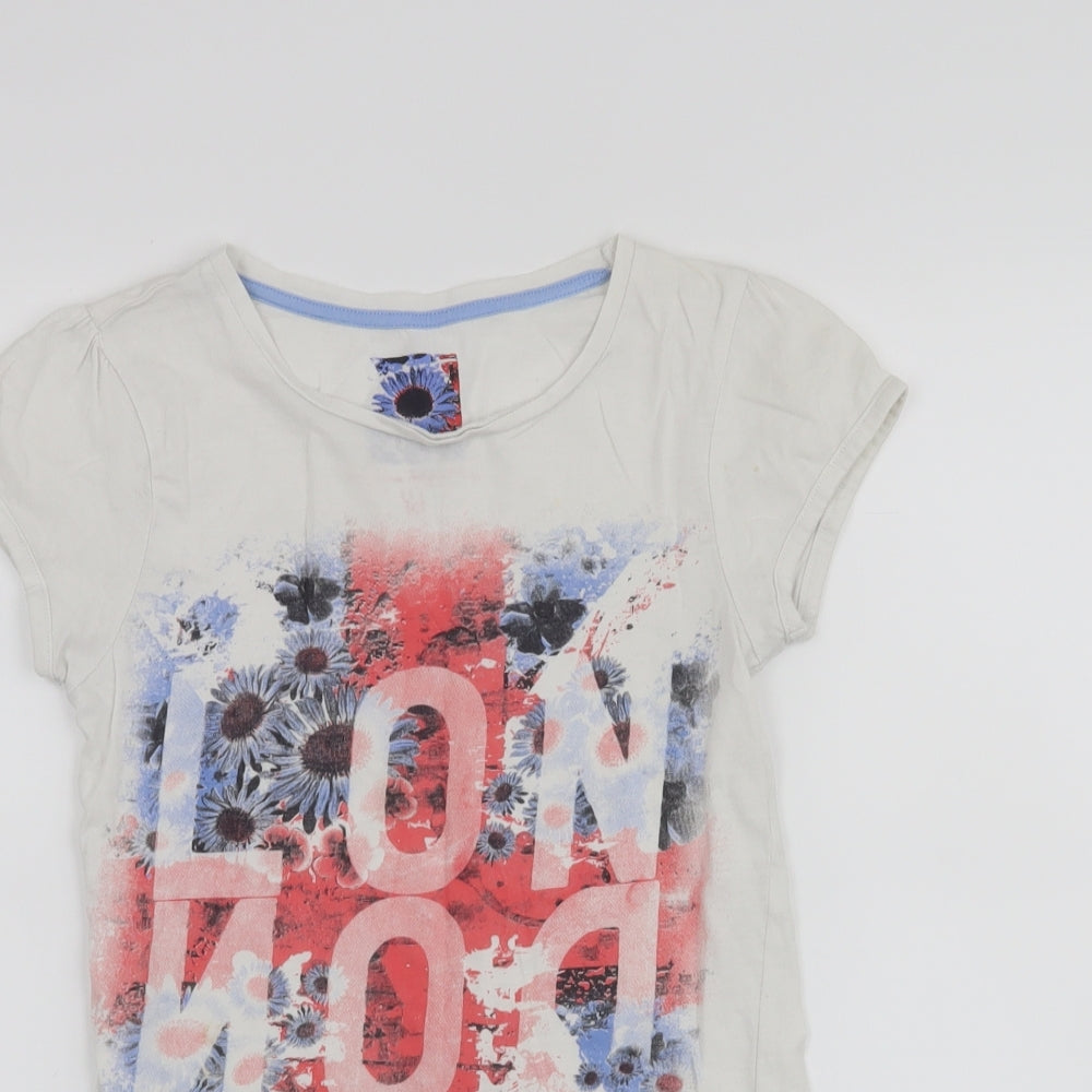 YD Girls Silver   Basic T-Shirt Size 9-10 Years