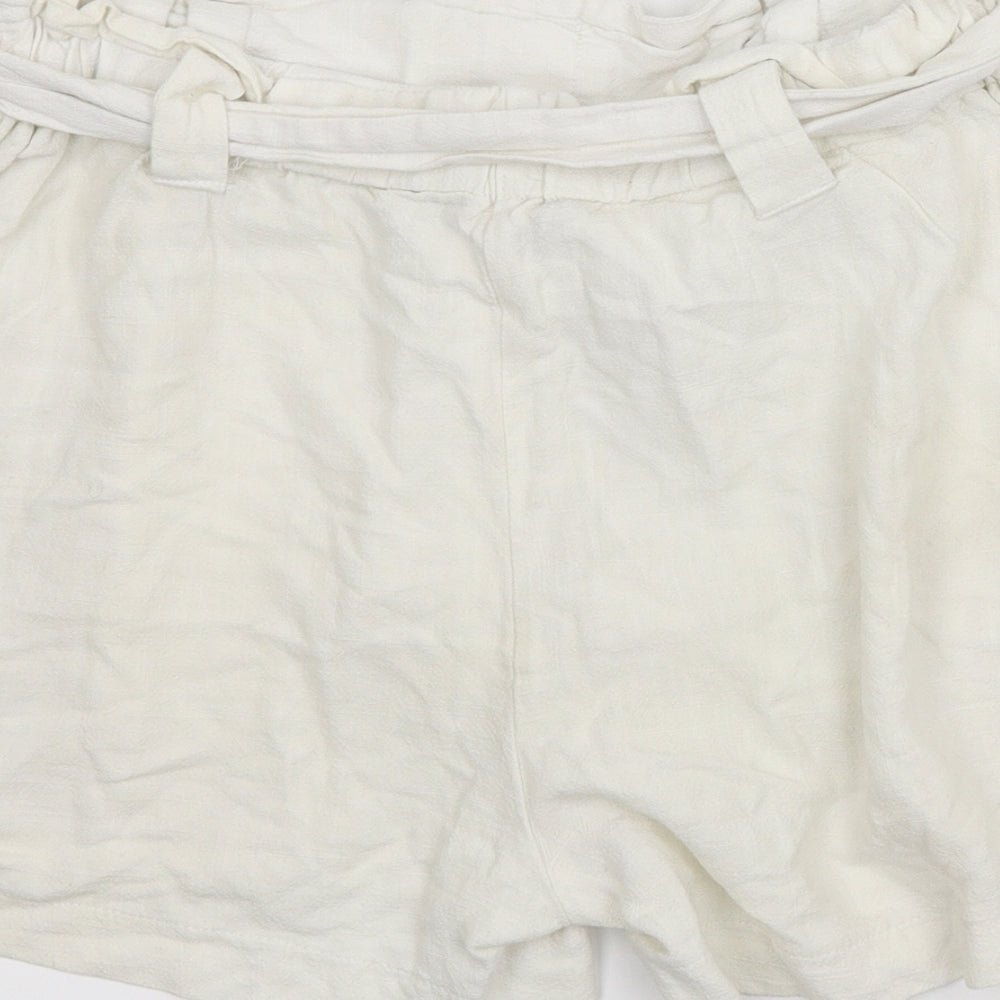 Preworn Womens White   Paperbag Shorts Size 8