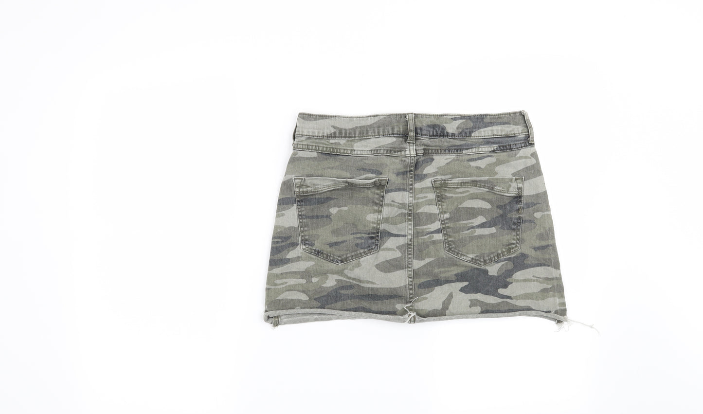 Express Womens Green Camouflage  Mini Skirt Size 30 in