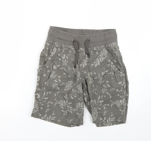 Front view of H&M women’s grey bermuda shorts, size UK 6