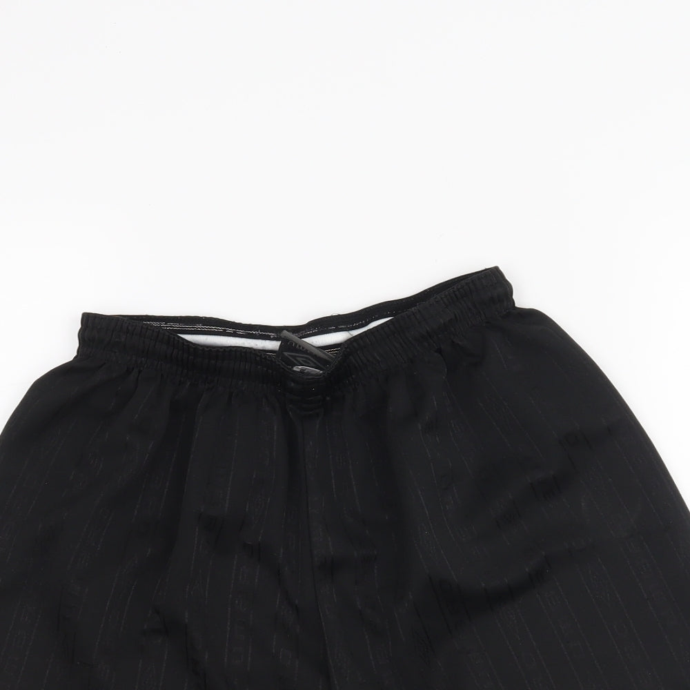 Umbro Boys Black   Sweat Shorts Size 13 Years