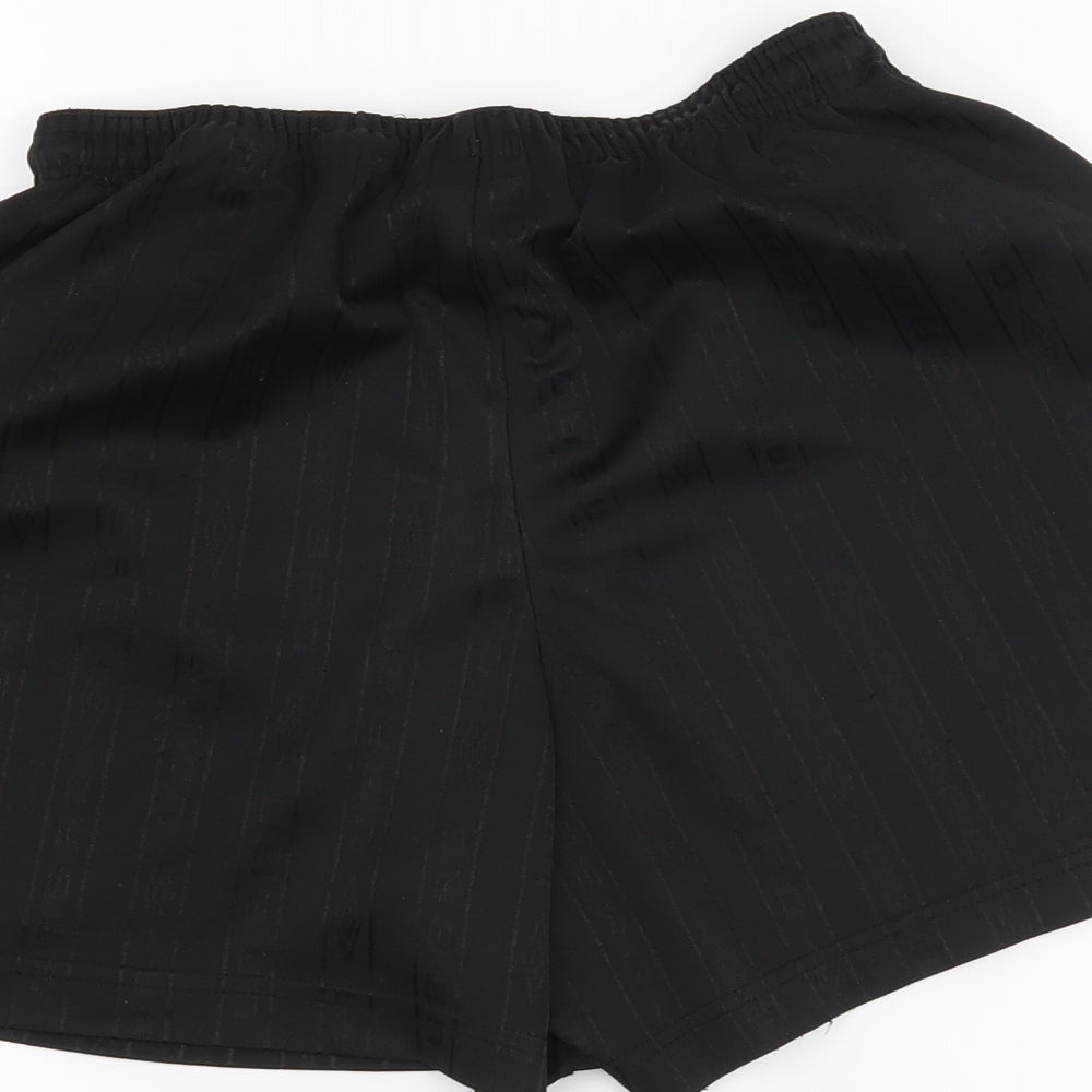 Umbro Boys Black   Sweat Shorts Size 13 Years