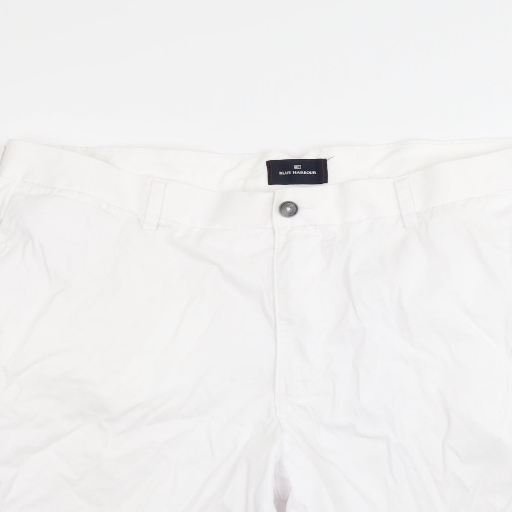 M&S Mens White   Chino Shorts Size 42 in