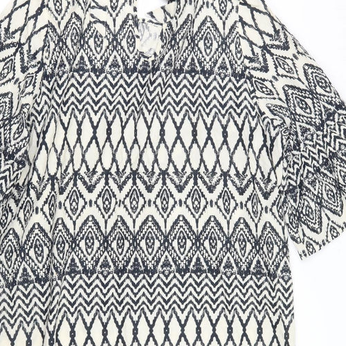Tu  Womens Blue Geometric  Basic T-Shirt Size 22
