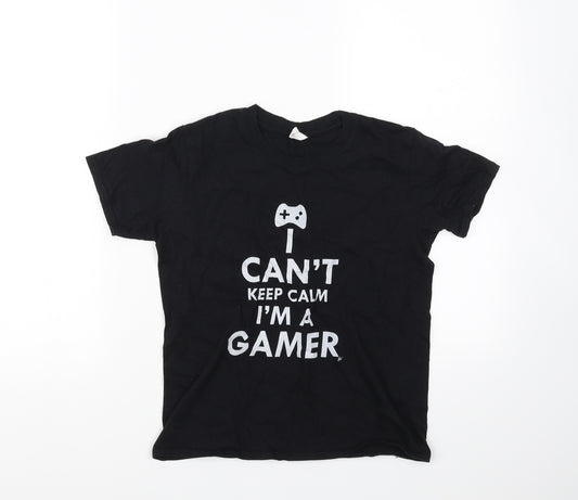 Front view of Gildan boys’ black basic t-shirt, size L
