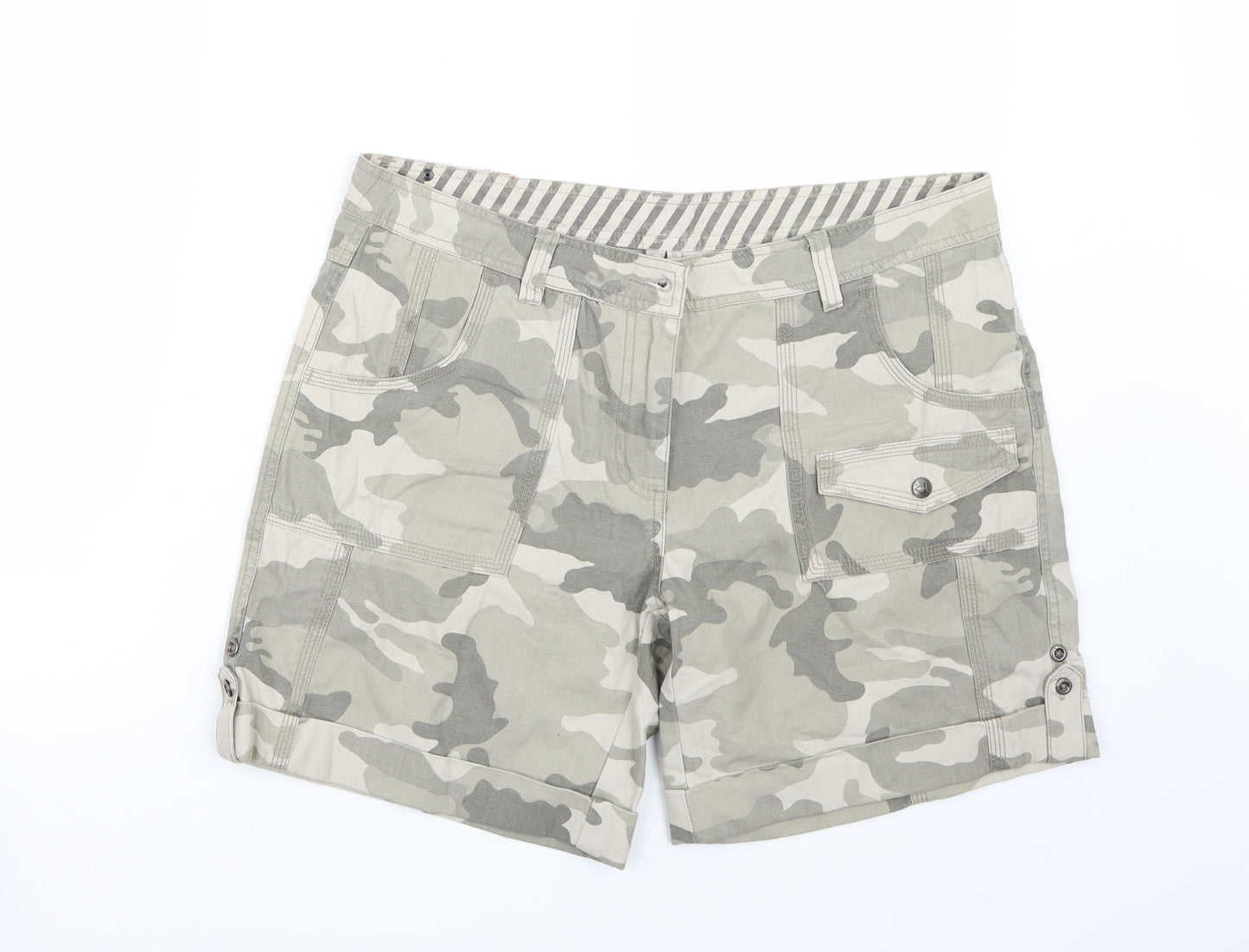 Airwalks Womens Green Camouflage  Bermuda Shorts Size 16