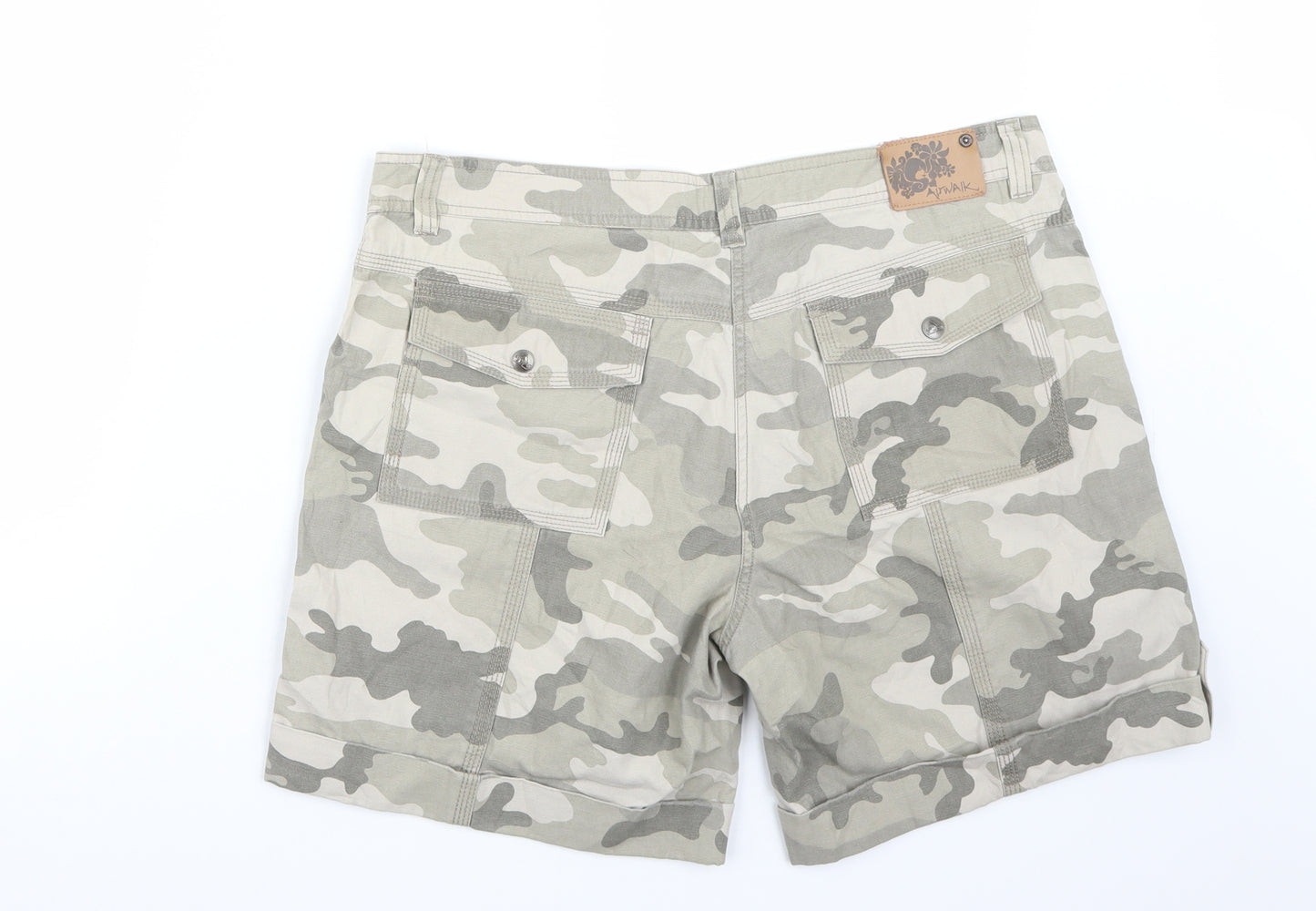 Airwalks Womens Green Camouflage  Bermuda Shorts Size 16