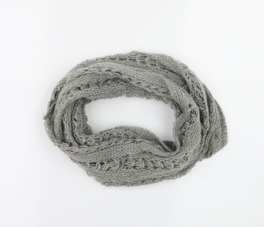 Front view of Preworn women’s grey knit scarf