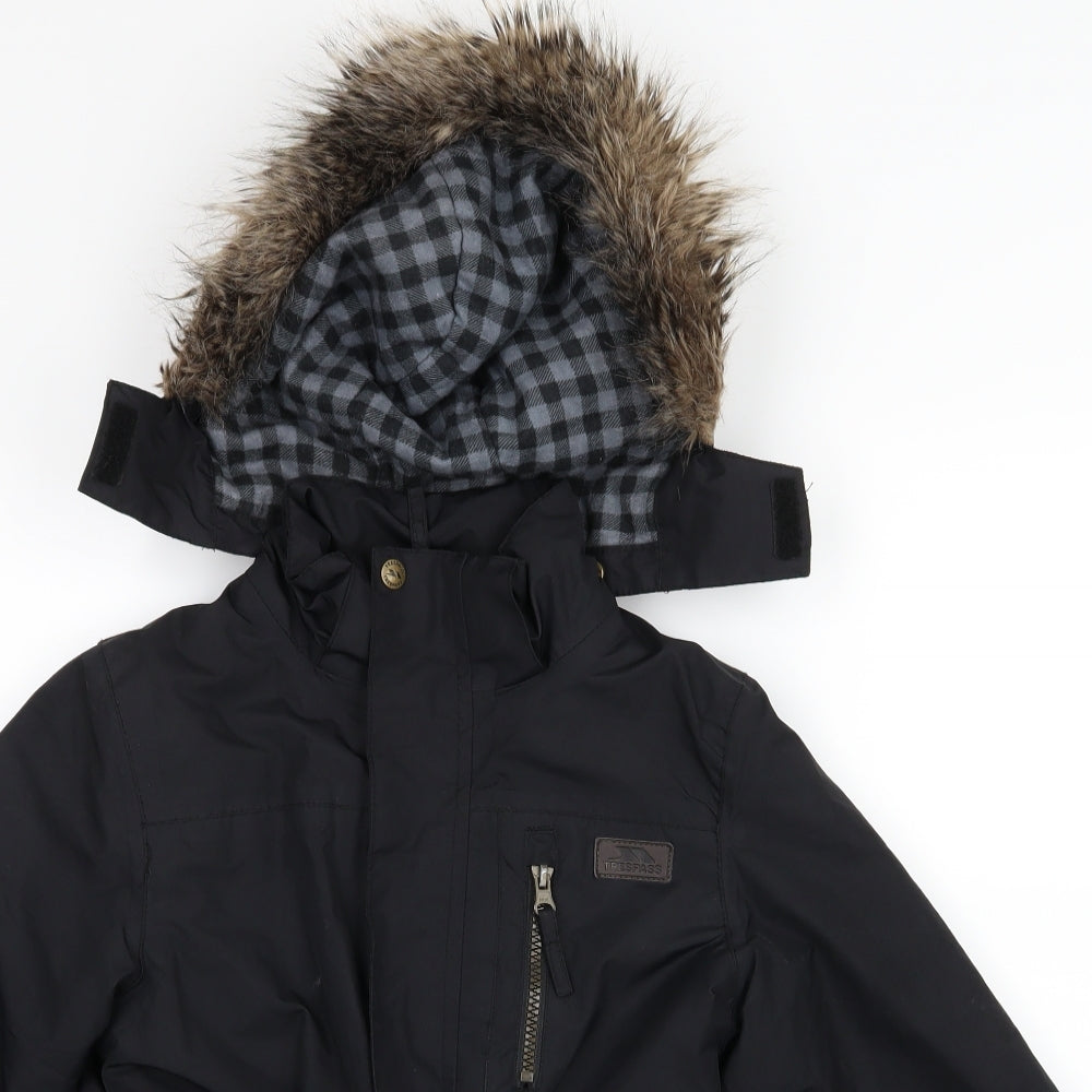 Trespass Boys Black   Windbreaker Coat Size 5-6 Years