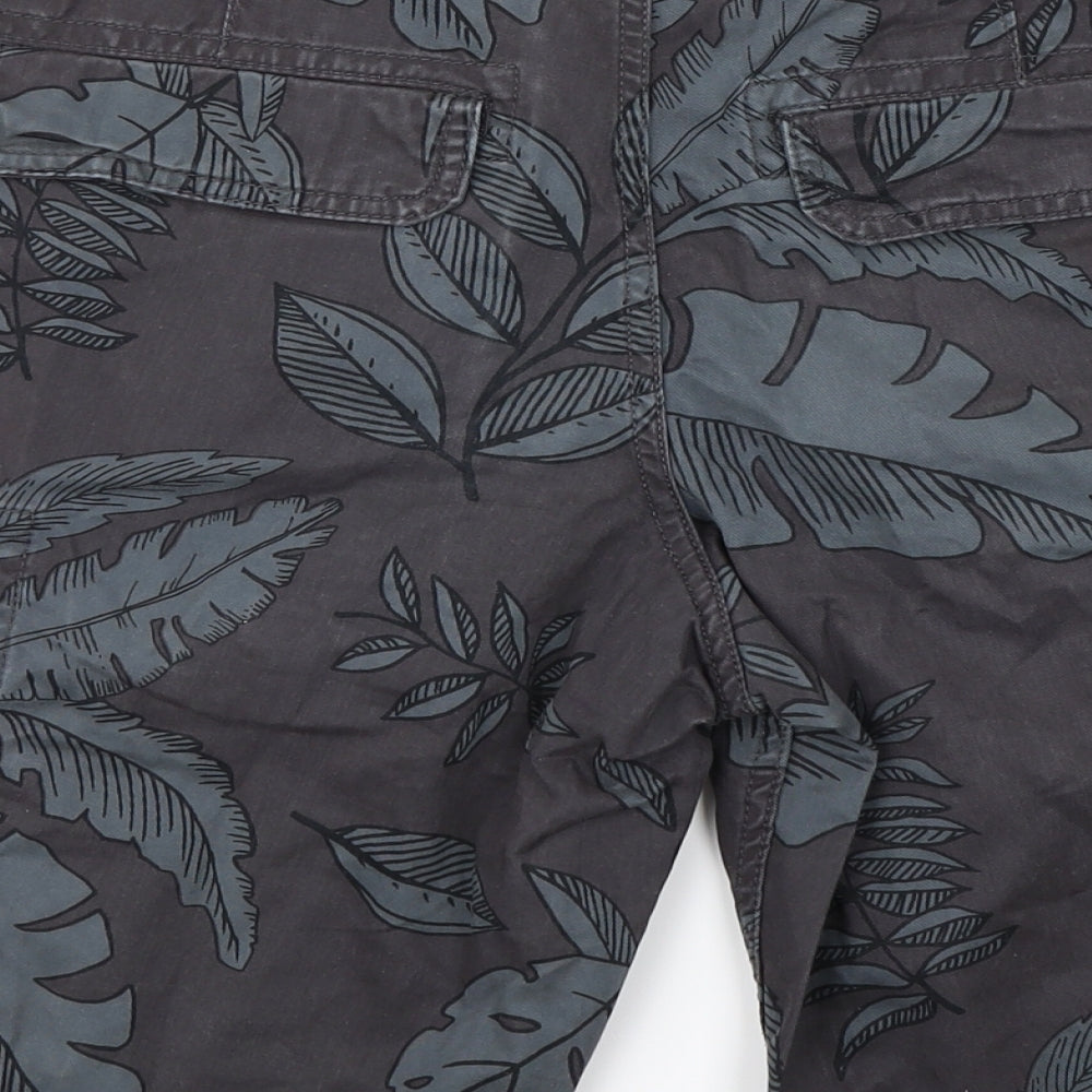 Gap  Mens Grey Floral  Cargo Shorts Size 28 in