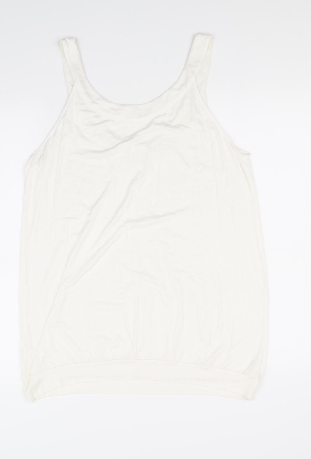 South Womens White   Basic T-Shirt Size 18
