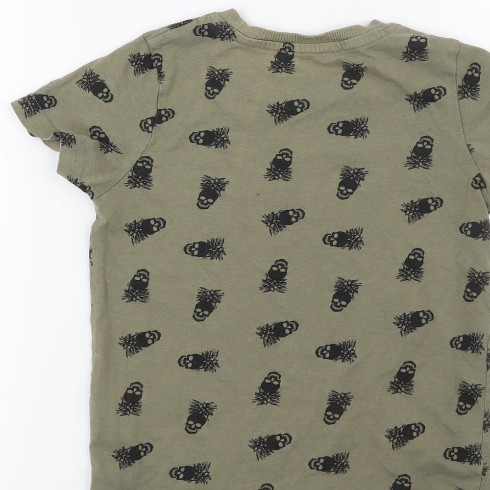 Matalan Boys Green   Basic T-Shirt Size 5 Years  - Skulls