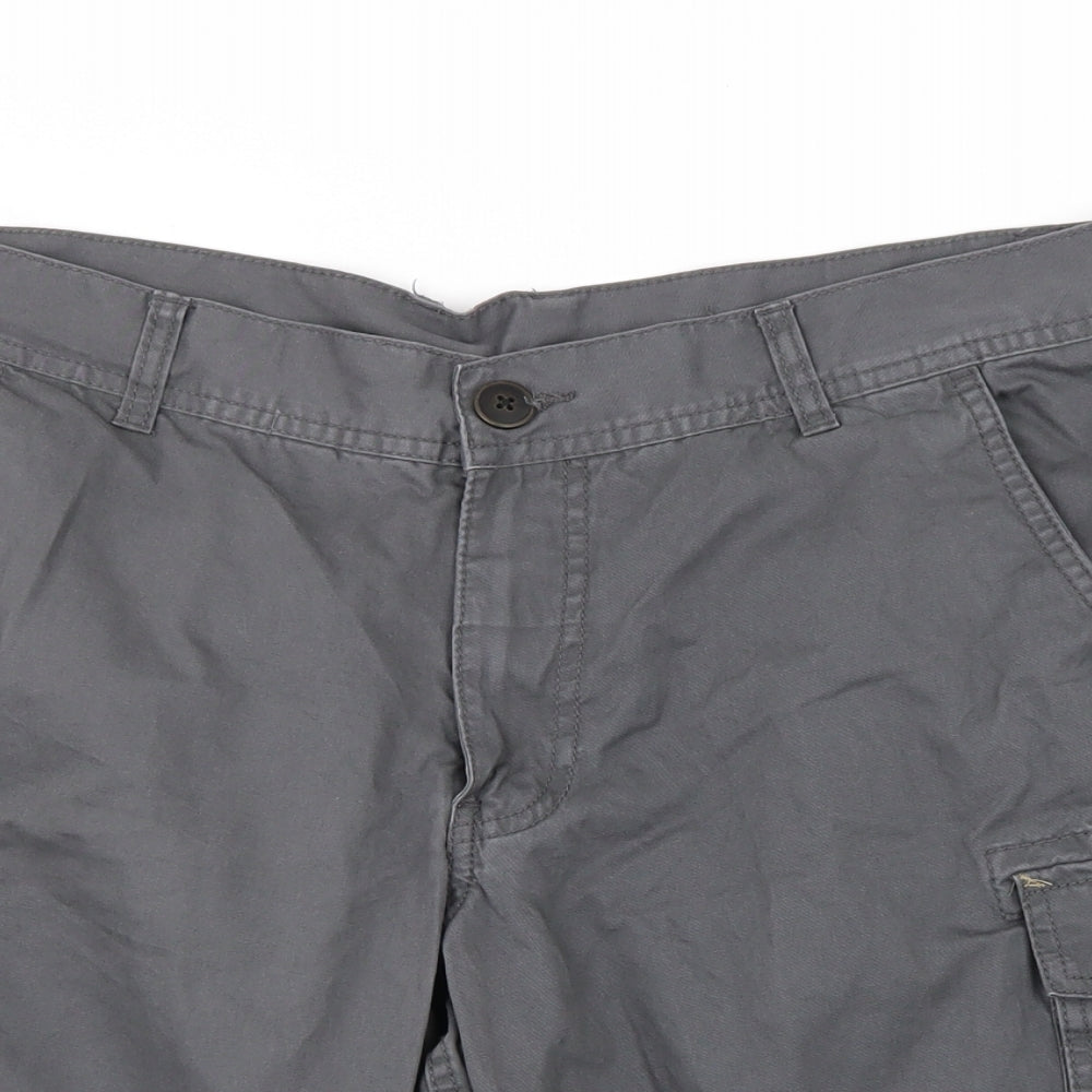 Avenue Mens Grey   Bermuda Shorts Size 36 in
