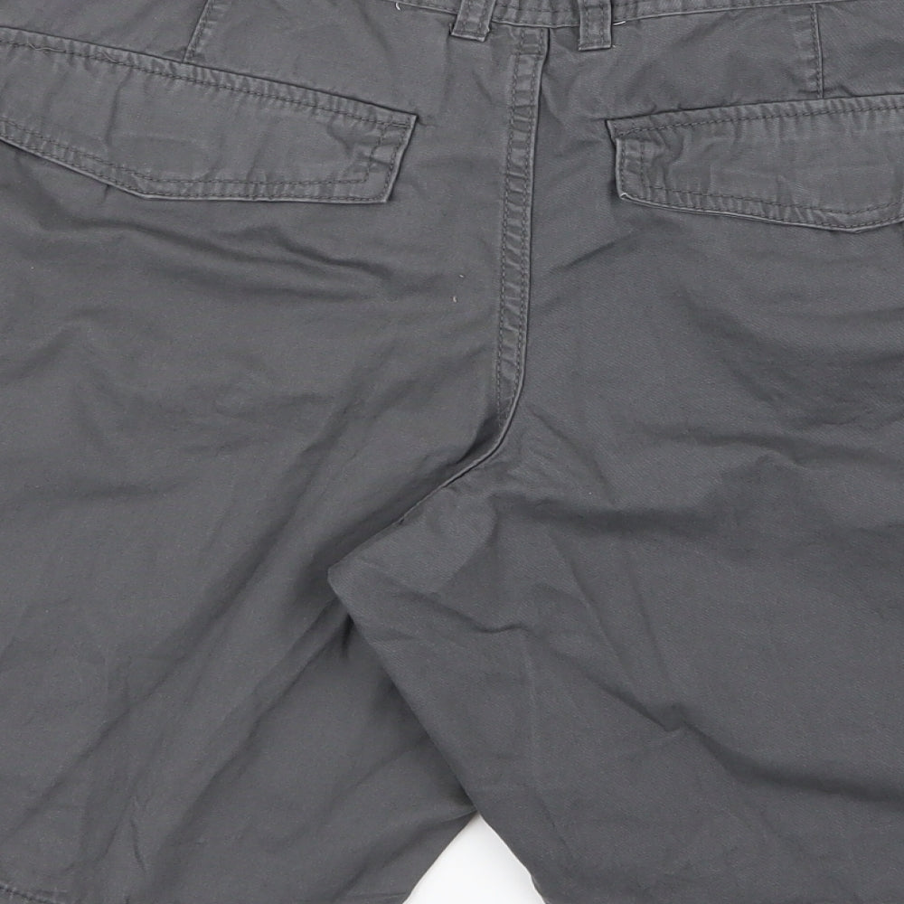 Avenue Mens Grey   Bermuda Shorts Size 36 in