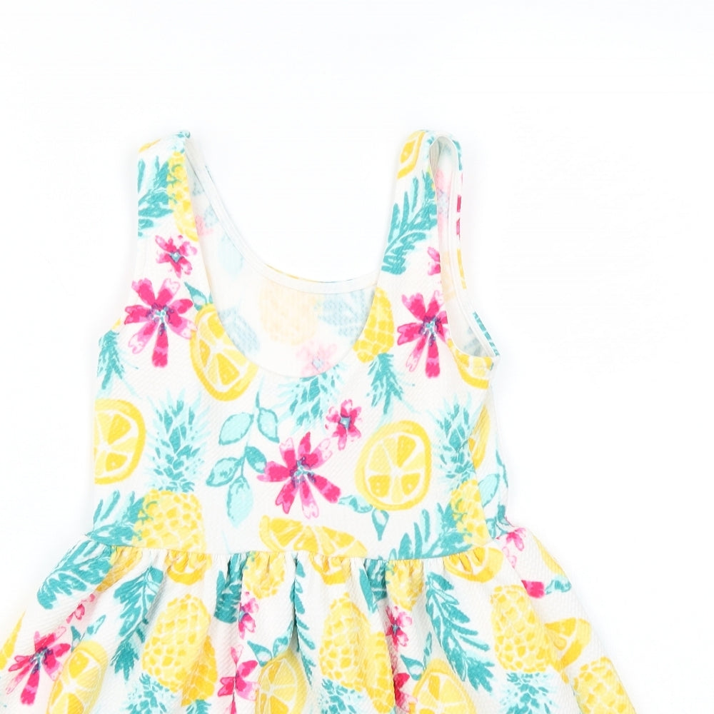 Nutmeg Girls White Floral  A-Line  Size 6-7 Years