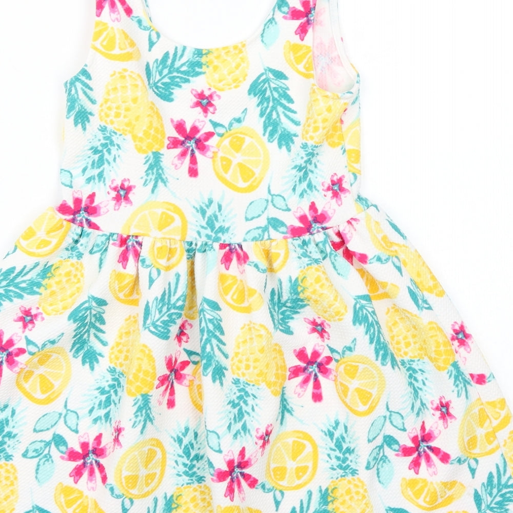 Nutmeg Girls White Floral  A-Line  Size 6-7 Years