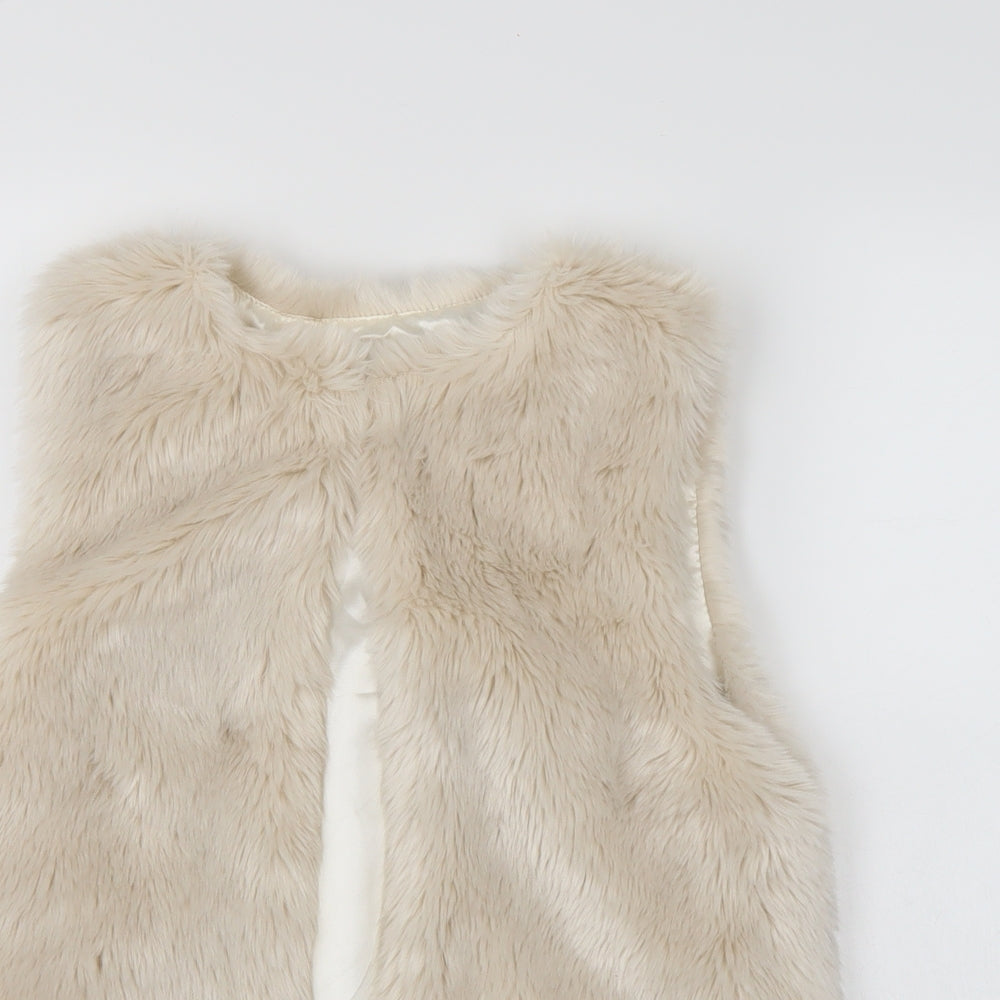 YD Girls White   Gilet Jacket Size 8-9 Years  - Faux fur look