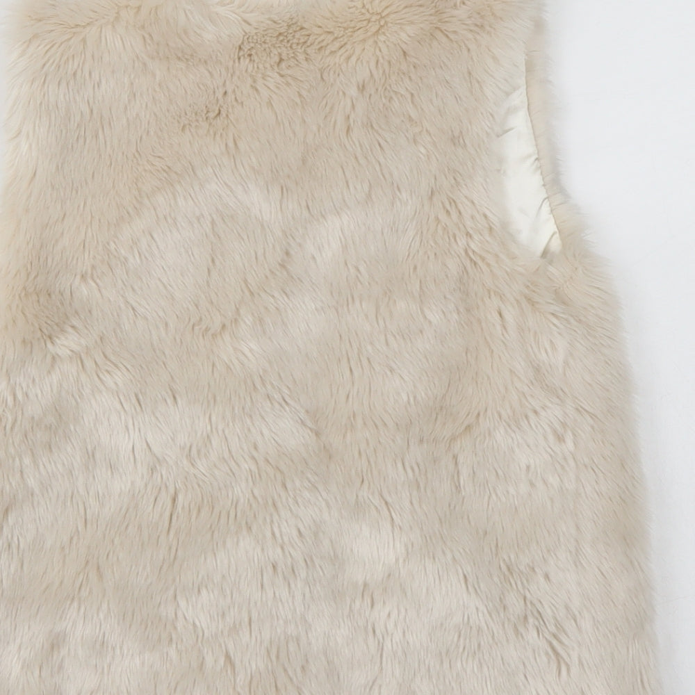 YD Girls White   Gilet Jacket Size 8-9 Years  - Faux fur look
