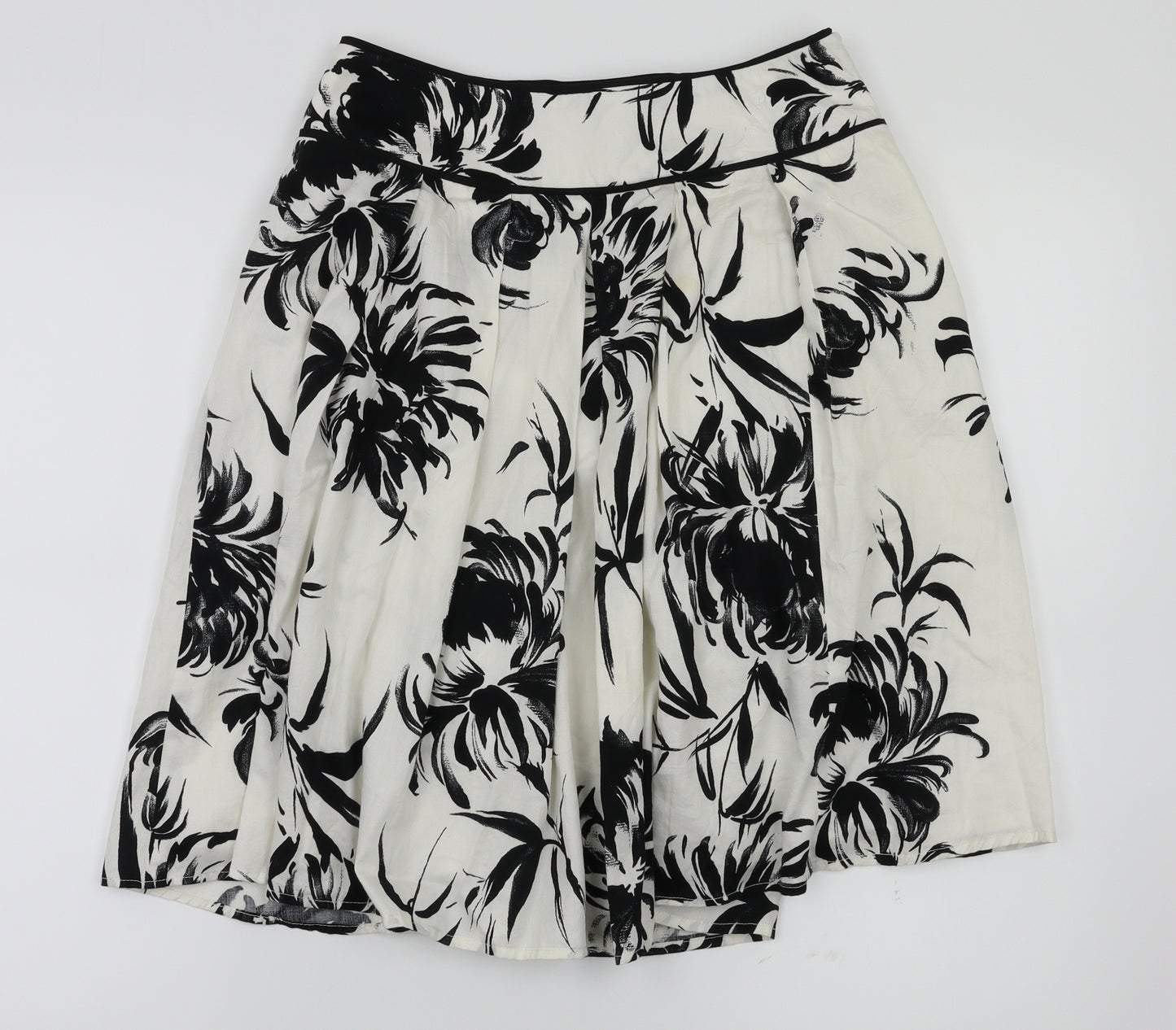 F&F Womens White Floral  Flare Skirt Size 8