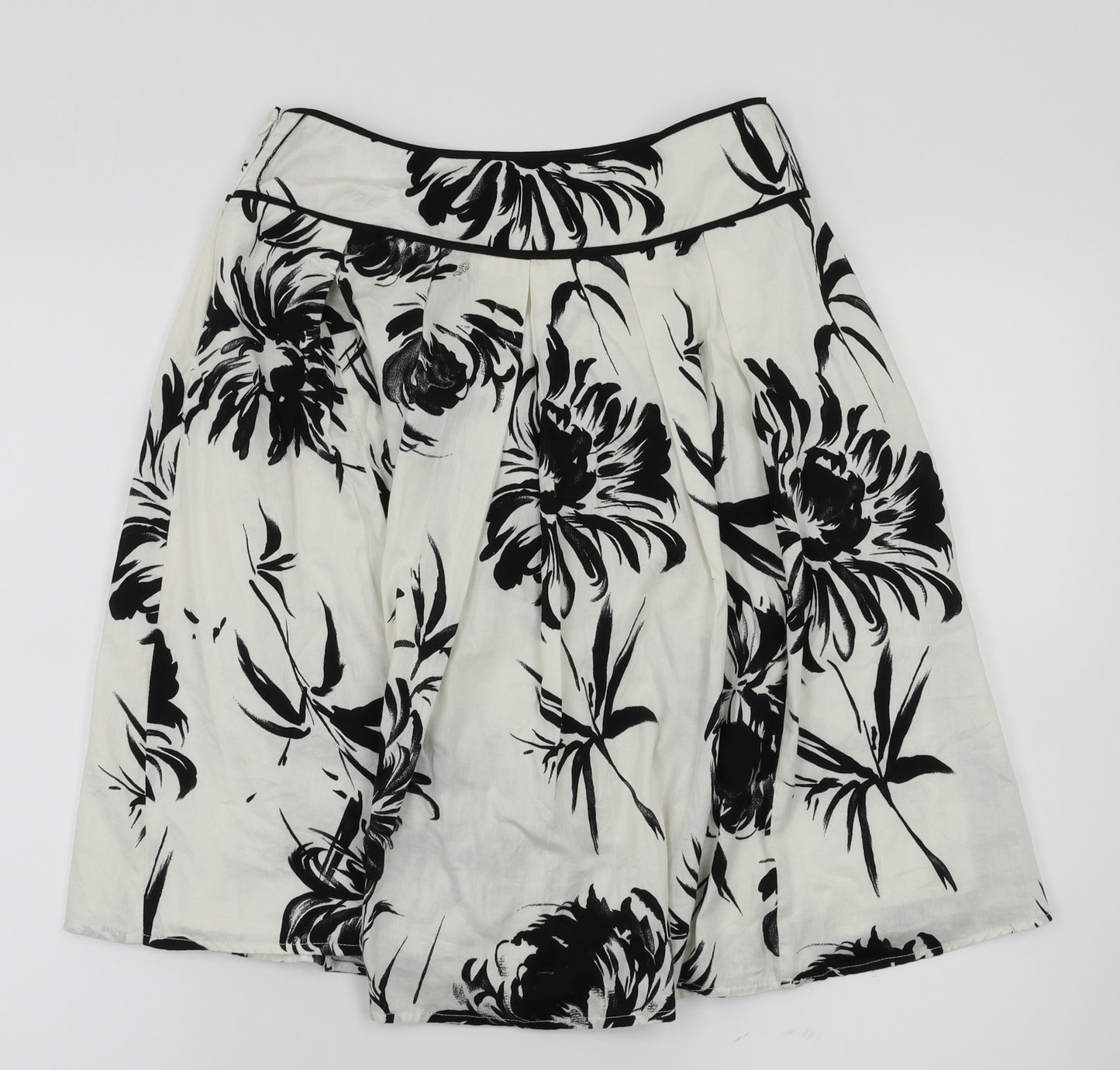 F&F Womens White Floral  Flare Skirt Size 8
