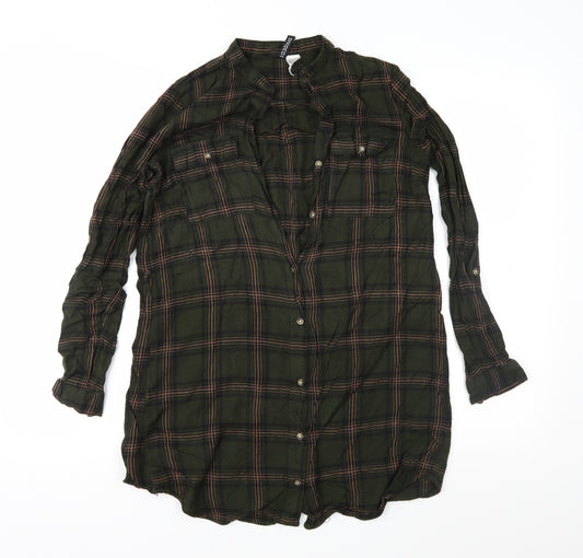 Front view of Divided women’s green check basic button-up, size UK 8