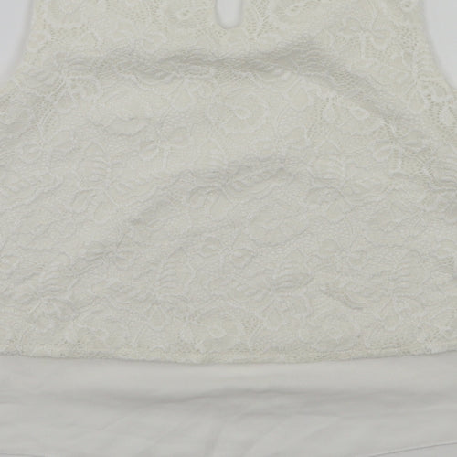 Preworn Girls White Floral  Basic T-Shirt Size 10 Years