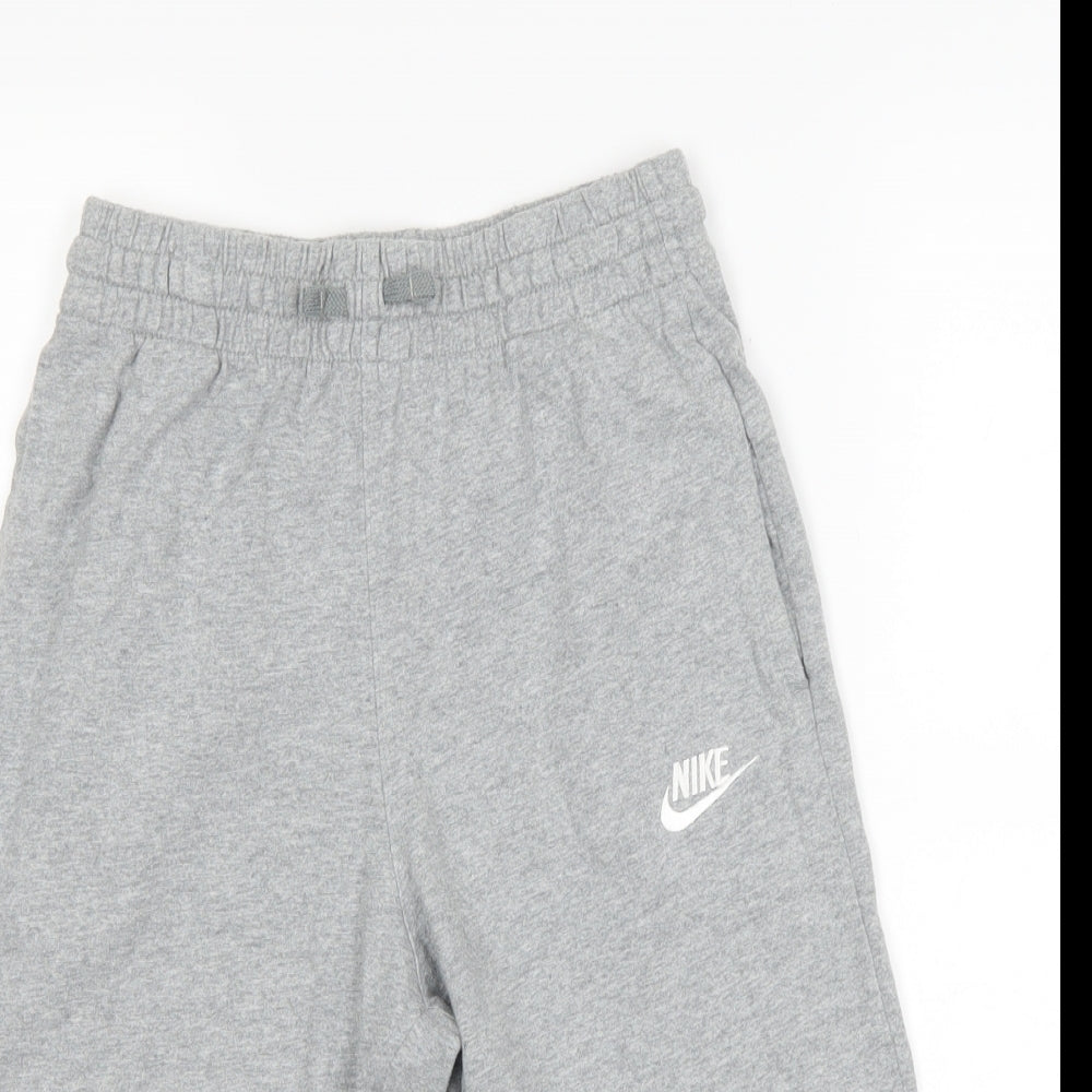 Nike Boys Grey   Sweat Shorts Size 12-13 Years