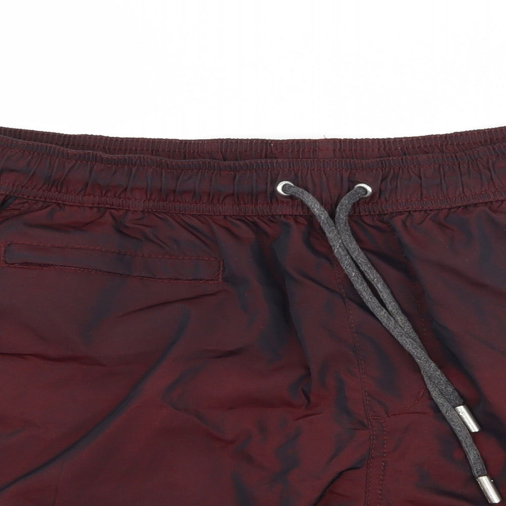 Condemned Nation Mens Red   Sweat Shorts Size M