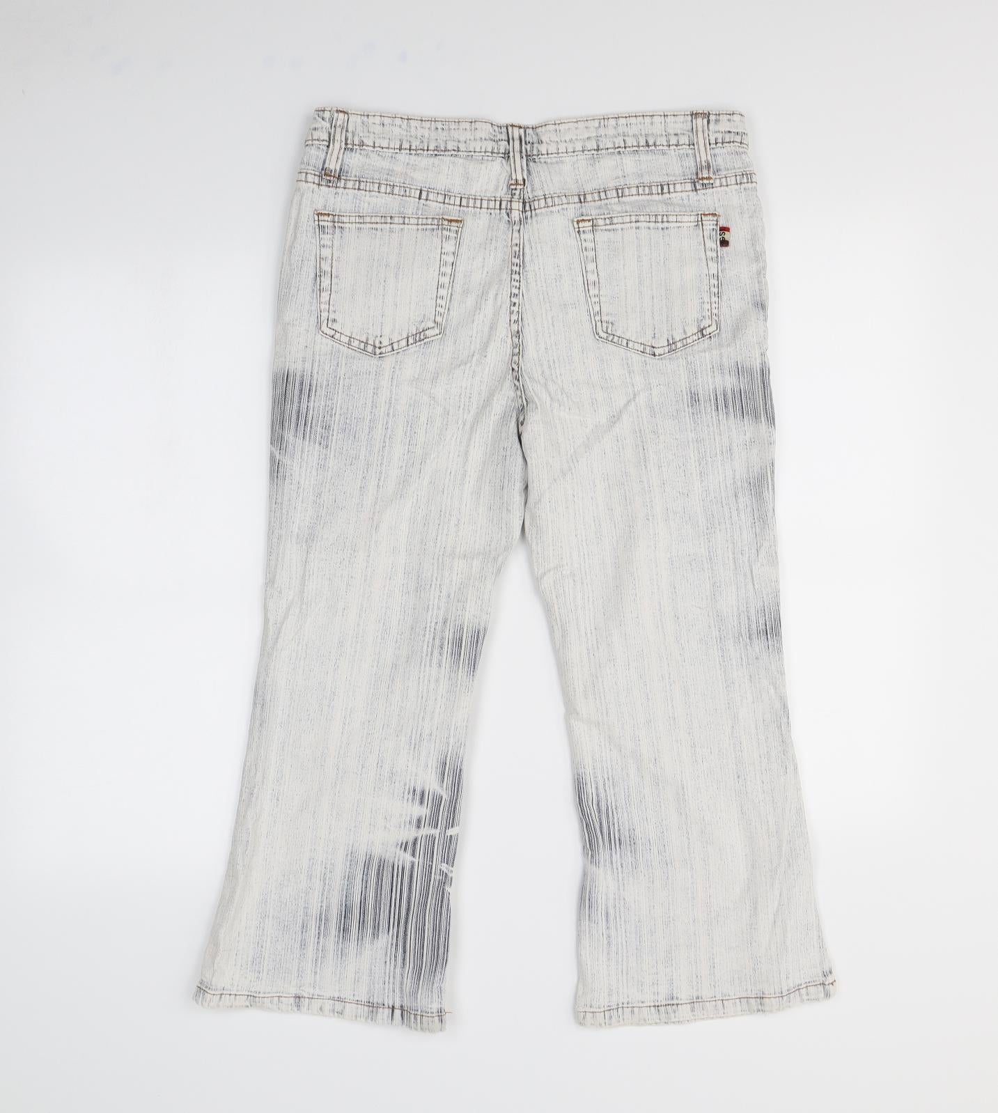 Preworn Womens White   Flared Jeans Size 32 in L23 in