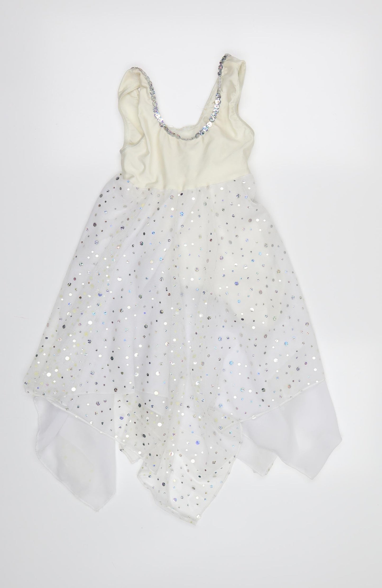 Danse Dezines Girls White   A-Line  Size M  - dancewear