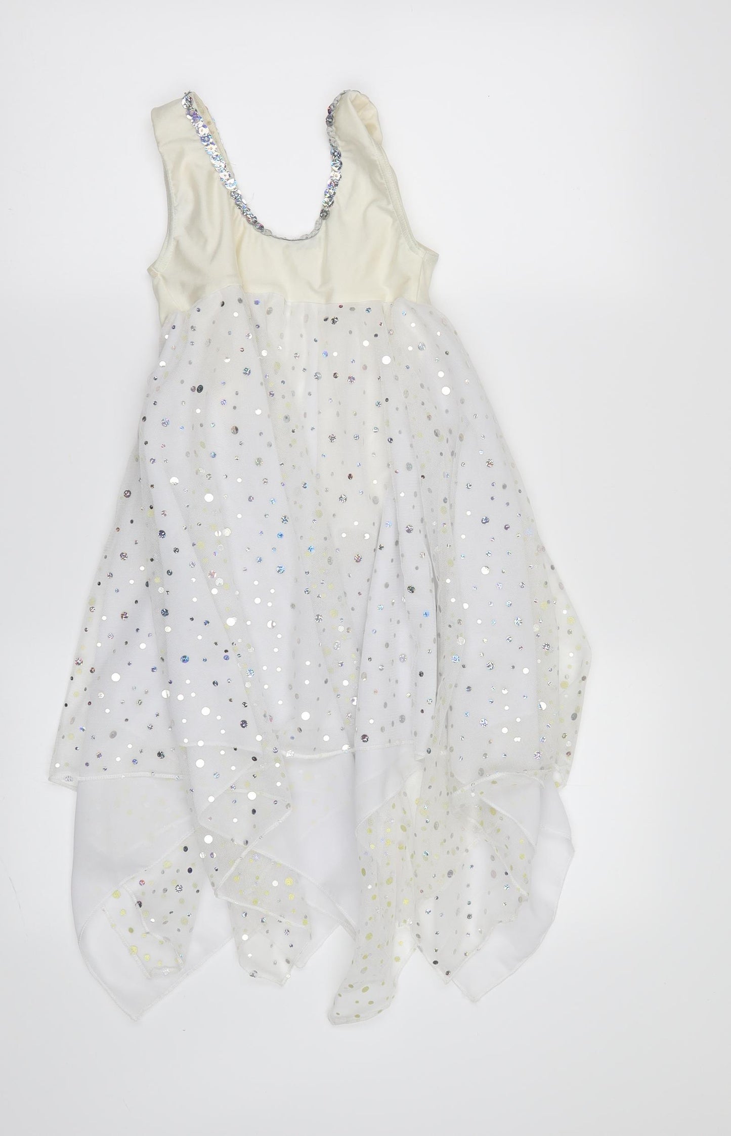 Danse Dezines Girls White   A-Line  Size M  - dancewear