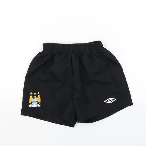 Umbro Boys Black   Bermuda Shorts Size 4-5 Years - Man City FC