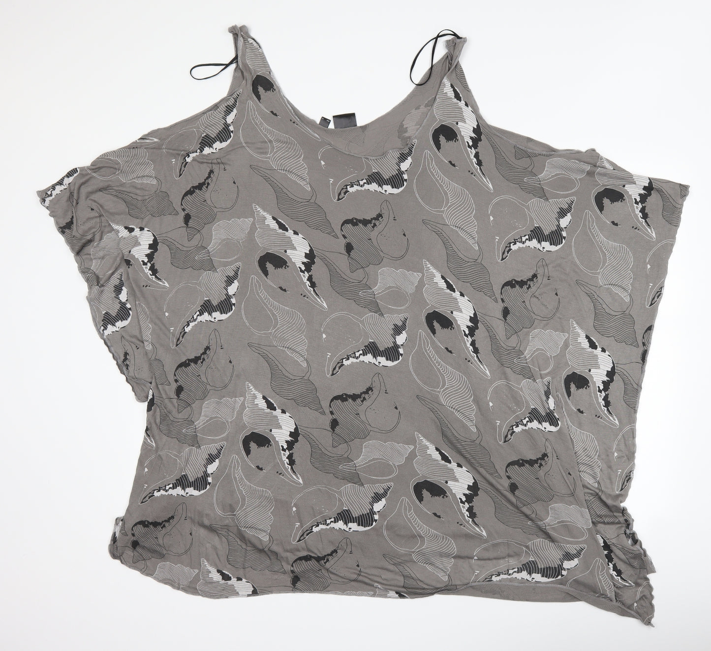 BPC Selection Womens Grey   Basic T-Shirt Size XL  - Cut Out Shoulder shell print