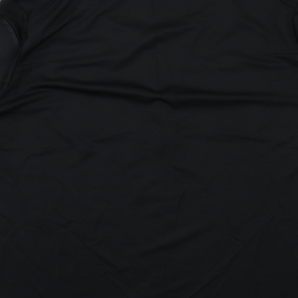 Umbro Mens Black    T-Shirt Size XL