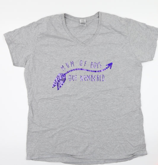 Front view of Gildan women’s grey basic t-shirt, size 2XL