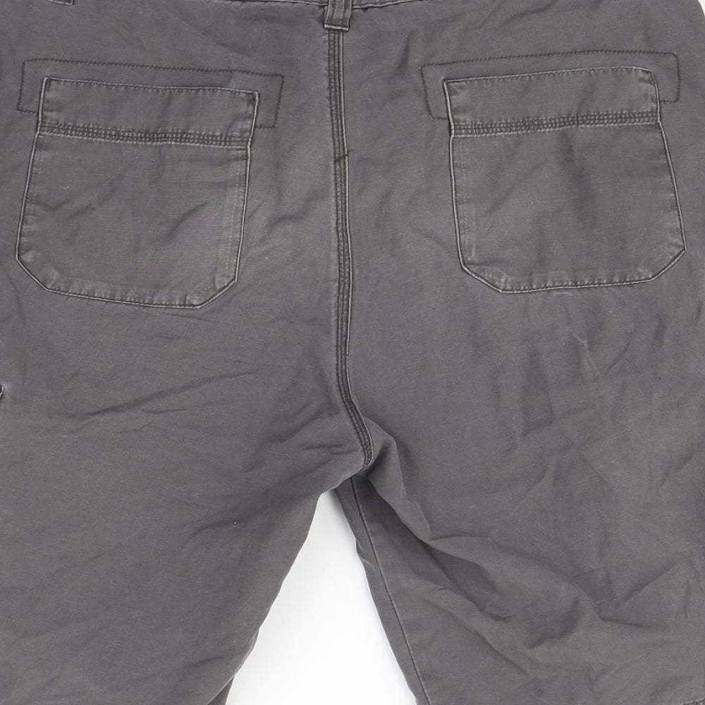 Red Herring Mens Grey   Cargo Shorts Size 32 in
