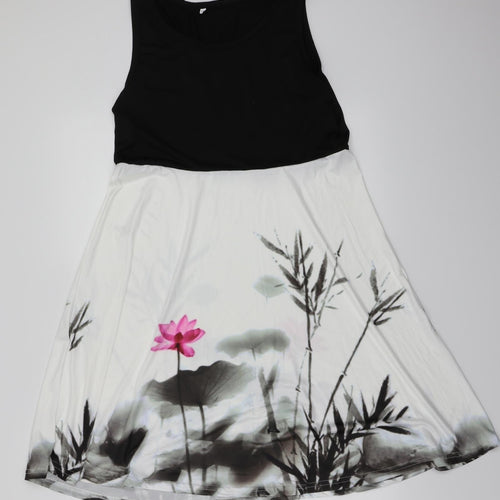 Preworn Womens White Floral  A-Line  Size 2XL
